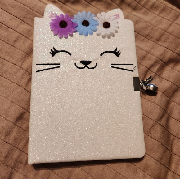 Glitter Kitty Diary - Picture 1 of 7